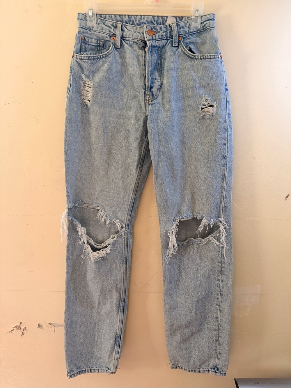 Relaxed Fit Distressed Women's Jeans in Light Blue